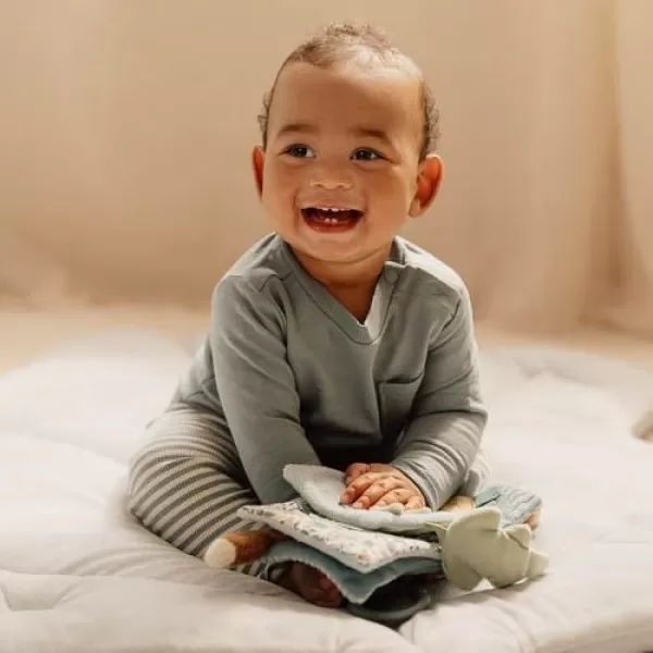 Little Dutch Závěsná textilní knížka s aktivitami Forest Friends