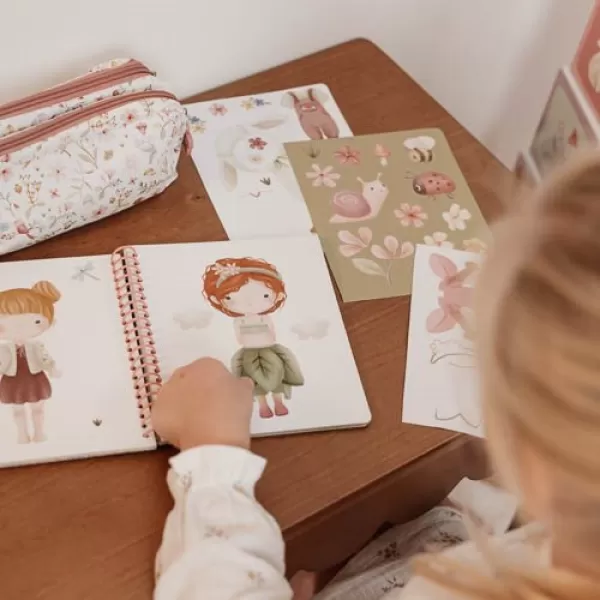 Little Dutch Kniha oblékací se samolepkami Fairy Garden