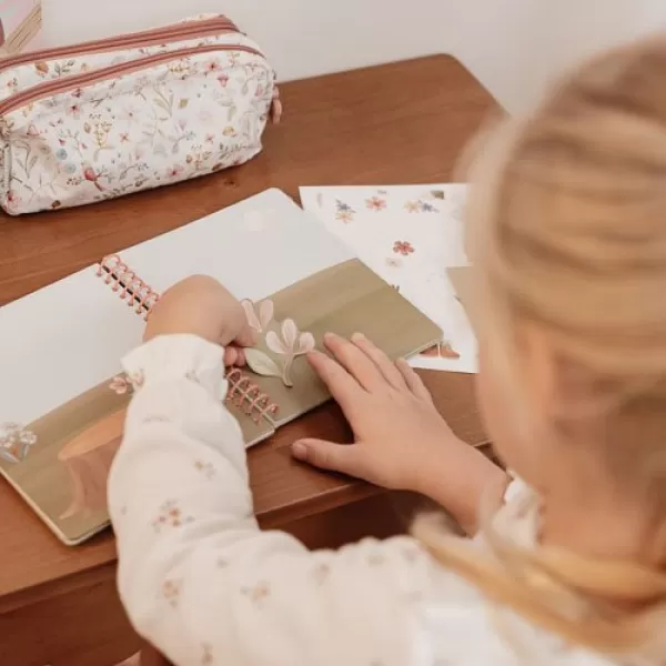 Little Dutch Kniha oblékací se samolepkami Fairy Garden