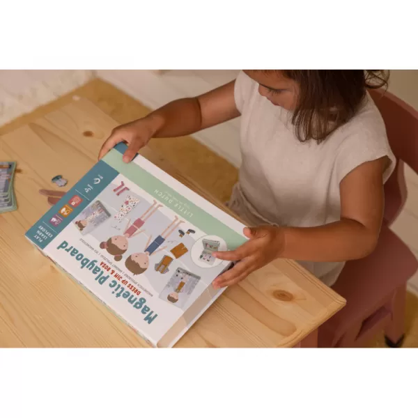 Little Dutch Magnetická hra oblékací Jim & Rosa