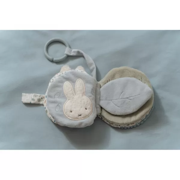 Little Dutch Závěsná textilní knížka králíček Miffy Lucky Leaves